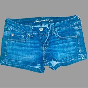 American Eagle denim low rise jean shorts size 2